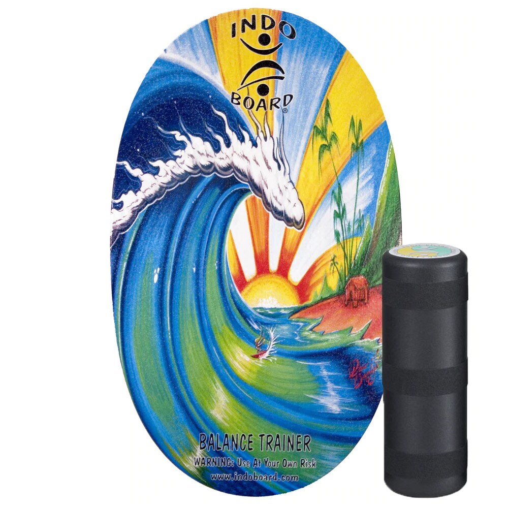 Indo Board Original balansbräda (Bamboo Beach design) med illustration av solnedgång och stor blågrön våg, komplett med svart rulle