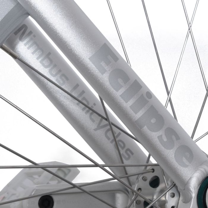 Extremt lätt ram för freestyle i aluminium på Nimbus Eclipse Pro 20" enhjuling