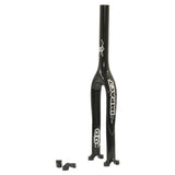Svart Impact Gravity enhjulingsgaffel/ram med IMPACT-logotypen. Två svarta clamps ligger intill ramen