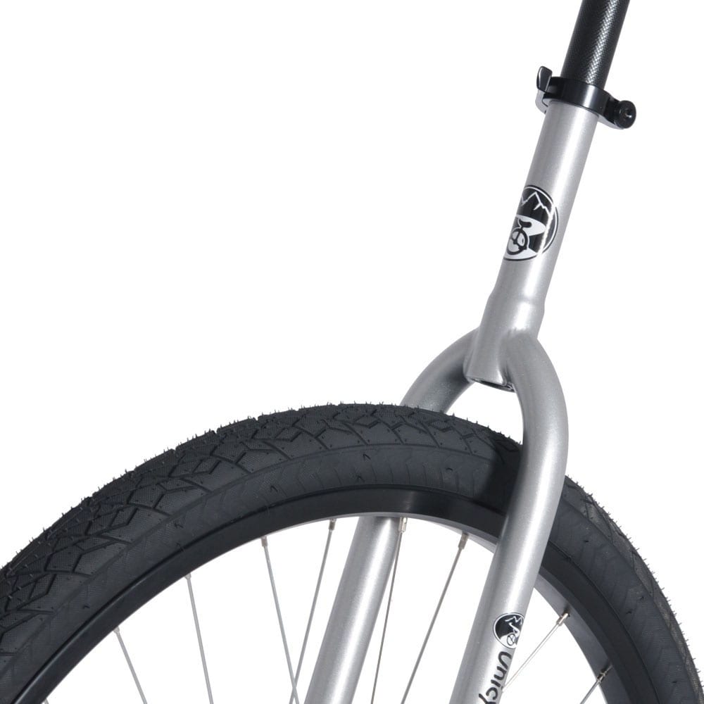 Lätt ram designad för långa sträckor på Trainer 29 road enhjulin