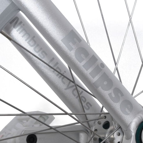 Extremt lätt ram för freestyle i aluminium på Nimbus Eclipse Pro 20" enhjuling