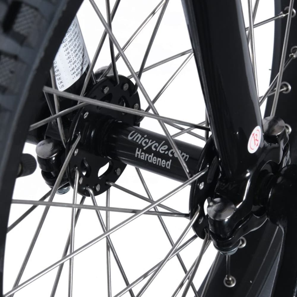 Nav på Club Trial 16" – hållbart för studs och landningar