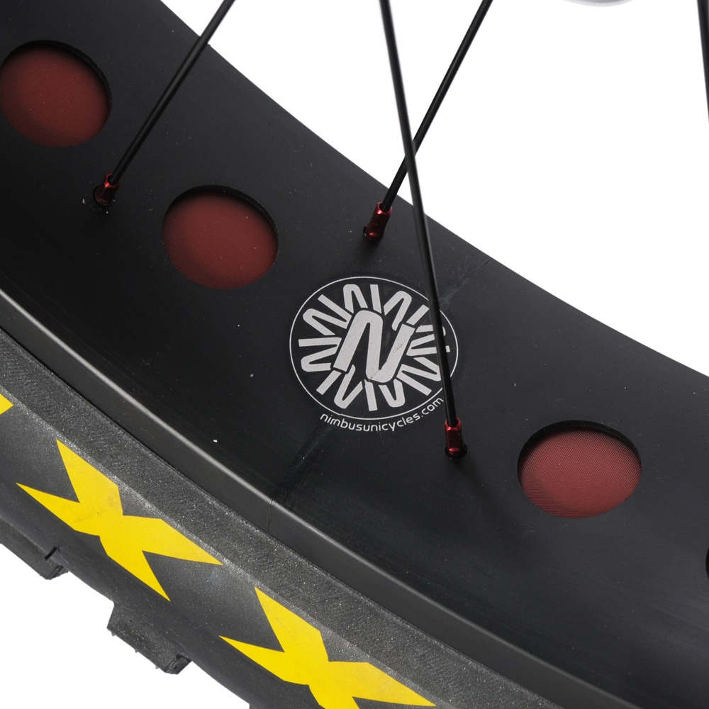 Fälg på Nimbus Hatchet 26″ – förstärkt och bred fälg anpassad för extrem terrängkörning med enhjuling.